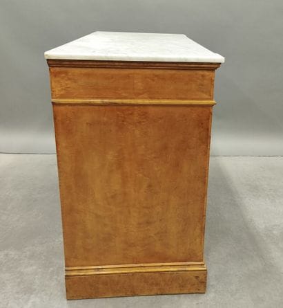 Speckled maple veneer chest of drawers opening...