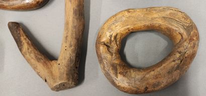 Set of nine wooden pieces: hay kit components,...