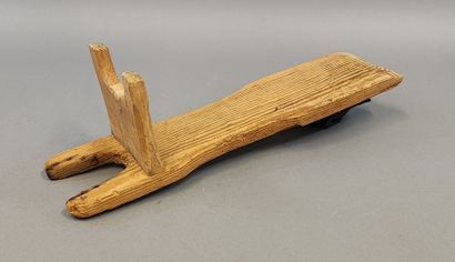 Tire-bottes en bois. L.: 59 cm