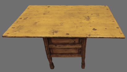Armchair forming a shepherd's table in pine...