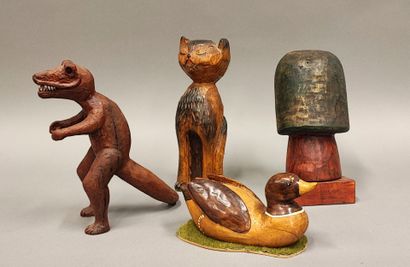 Chat stylisé en bois sculpté et peint - H.33...