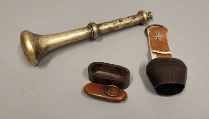 Set comprising an antique 17th-century copper...