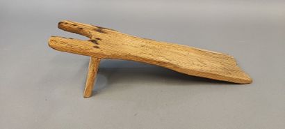 Tire-bottes en bois. L.: 59 cm