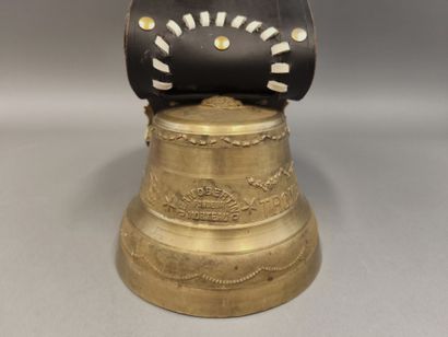 Jura OBERTINO Jean. Cloche de vache en bronze,...