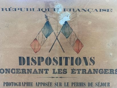 Lot d'affiches comprenant : - Le Petit Parisien...