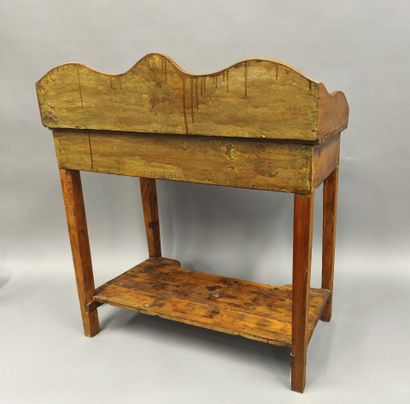 Petite table de toilette en pin verni ouvrant...