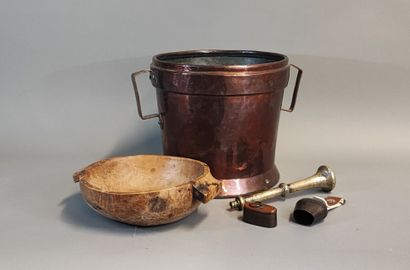 Set comprising an antique 17th-century copper...