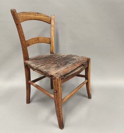 Petite table de toilette en pin verni ouvrant...