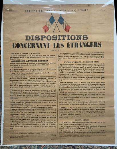 Lot d'affiches et enveloppes comprenant :...