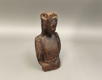 Bust of a Virgin in Majesty in monoxyle wood....