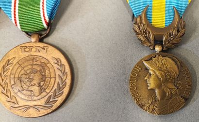 n
Lot de médailles militaires et insignes...