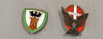 FRANCE - SAVOIE. Deux insignes comprenant...
