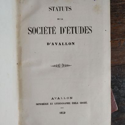 [Avallonnais]. Factitious collection of 43...