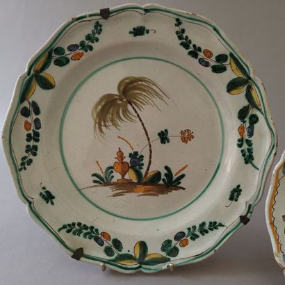 NEVERS, late 18th / 19th century
Polychrome...
