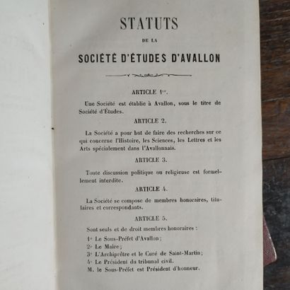 [Avallonnais]. Factitious collection of 43...