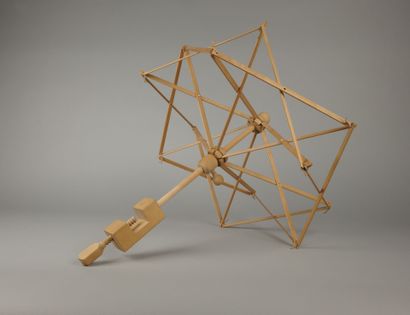 GAD. Wooden wool dispenser for tabletop mounting
L...