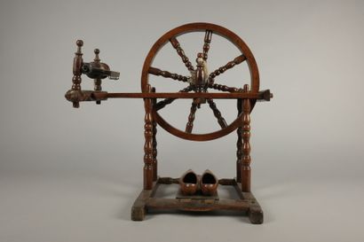 Lot including : - churn with beater in natural...