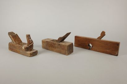 Set of planers and varlopes, two blades marked...