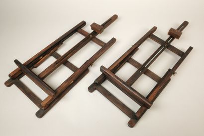 Pair of free-standing easels in stained wood
Folded...
