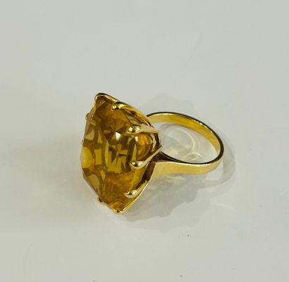 Ring set with a cushion-cut citrine in 18K...