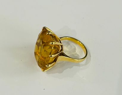 Ring set with a cushion-cut citrine in 18K...