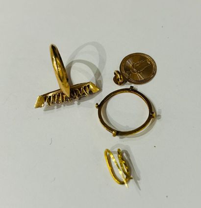 Lot of 18k gold debris
P. 2g
A 14K gold ring...