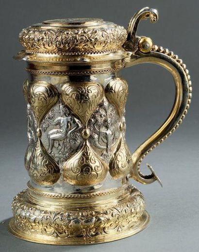 Chope en argent et vermeil, posant sur une...
