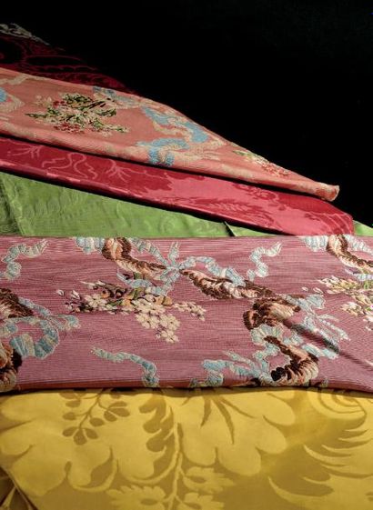 Brocatelles de style Louis XIV, lin et soie,...