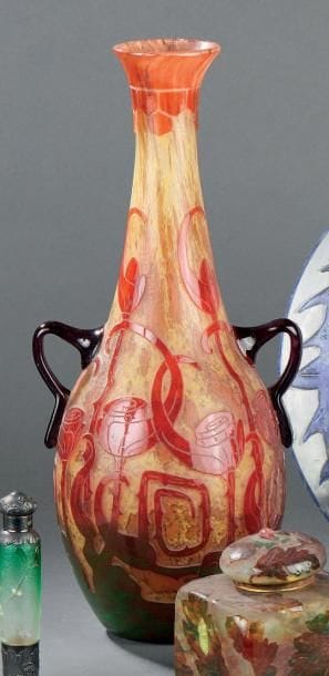 LE VERRE FRANÇAIS
Vase de forme ovoïde à...