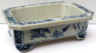 Petite jardinière en porcelaine bleu blanc,...