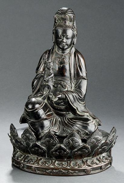 Statuette de Guanyin en bronze, représentée...