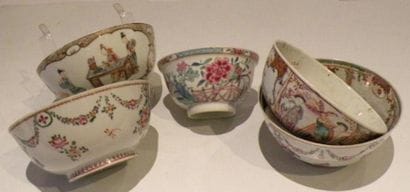 Ensemble de cinq bols en porcelaine de la...