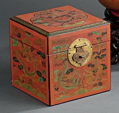 Petit coffret en bois laqué rouge et vert,...