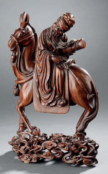 Statuette d'immortel en buis sculpté, représentant...