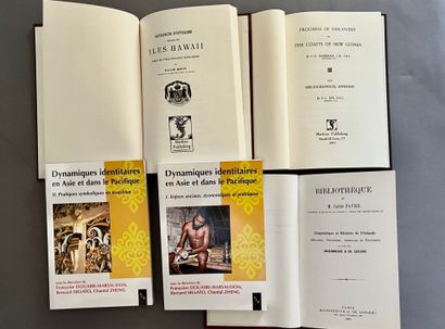 (Pacific Islands). 5 works in-8.
- MARTIN...