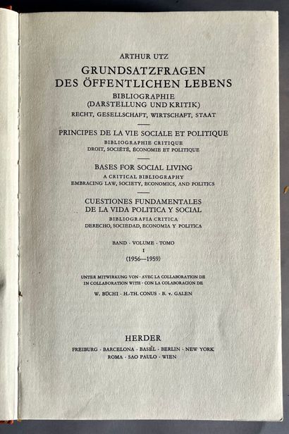 UTZ (Arthur). Fundamental Issues of Public...