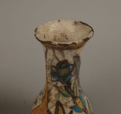 Lot de deux vases en céramique polychrome...