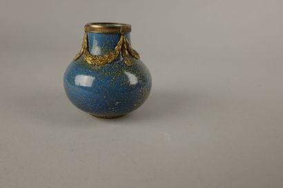 Paul MILLET (1870-1950) à Sèvres. Petit vase...