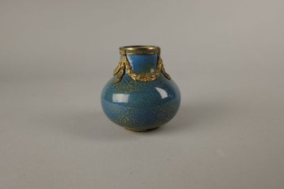 Paul MILLET (1870-1950) à Sèvres. Petit vase...