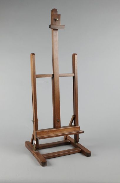 Petit chevalet de présentation en bois teinté...