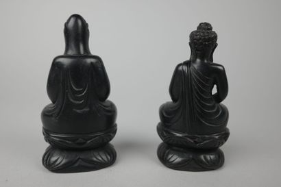 Lot de bibelots comprenant : deux statuettes...