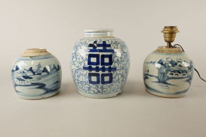 Lot comprenant trois pots à gingembre en...