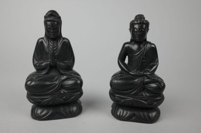 Lot de bibelots comprenant : deux statuettes...
