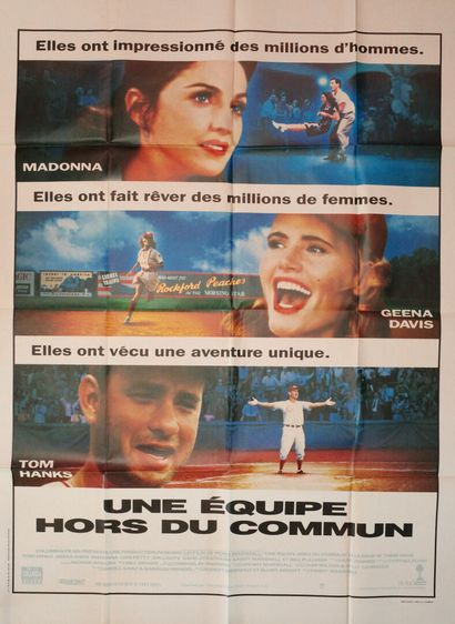 Lot de 2 affiches comprenant : 
Une équipe...