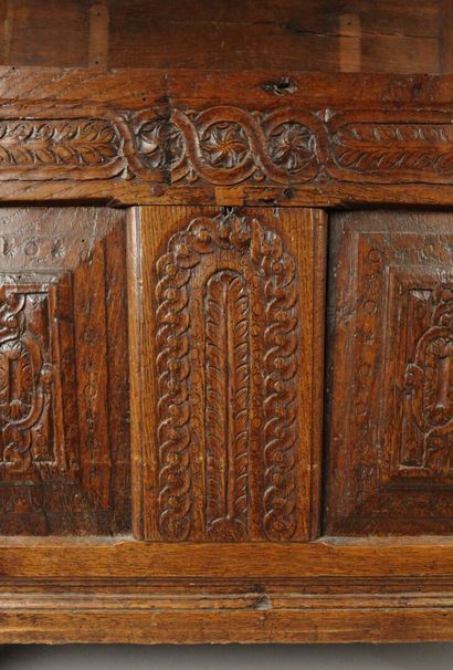 Small Henri II-style chest made of oak, with...