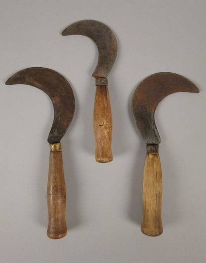 Set of three slicing knives, two of which...