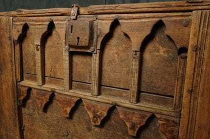 BONNEVAL SUR ARC. Pine post chest with arcature...