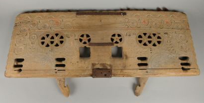 PORTUGAL. Ox yoke headpiece made of light-colored...