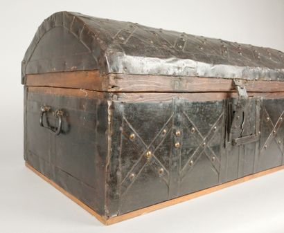 Trunk with a domed lid, reinforced with iron
H:...
