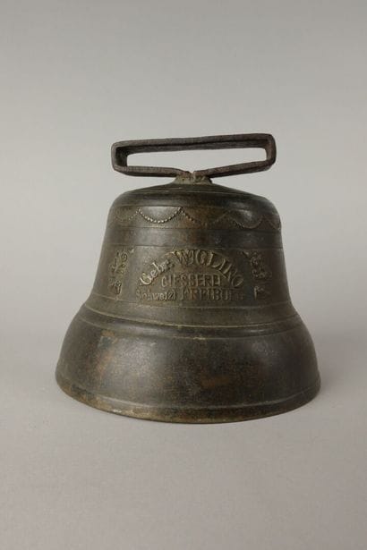 SWITZERLAND. Bronze bell from the Wiglino...